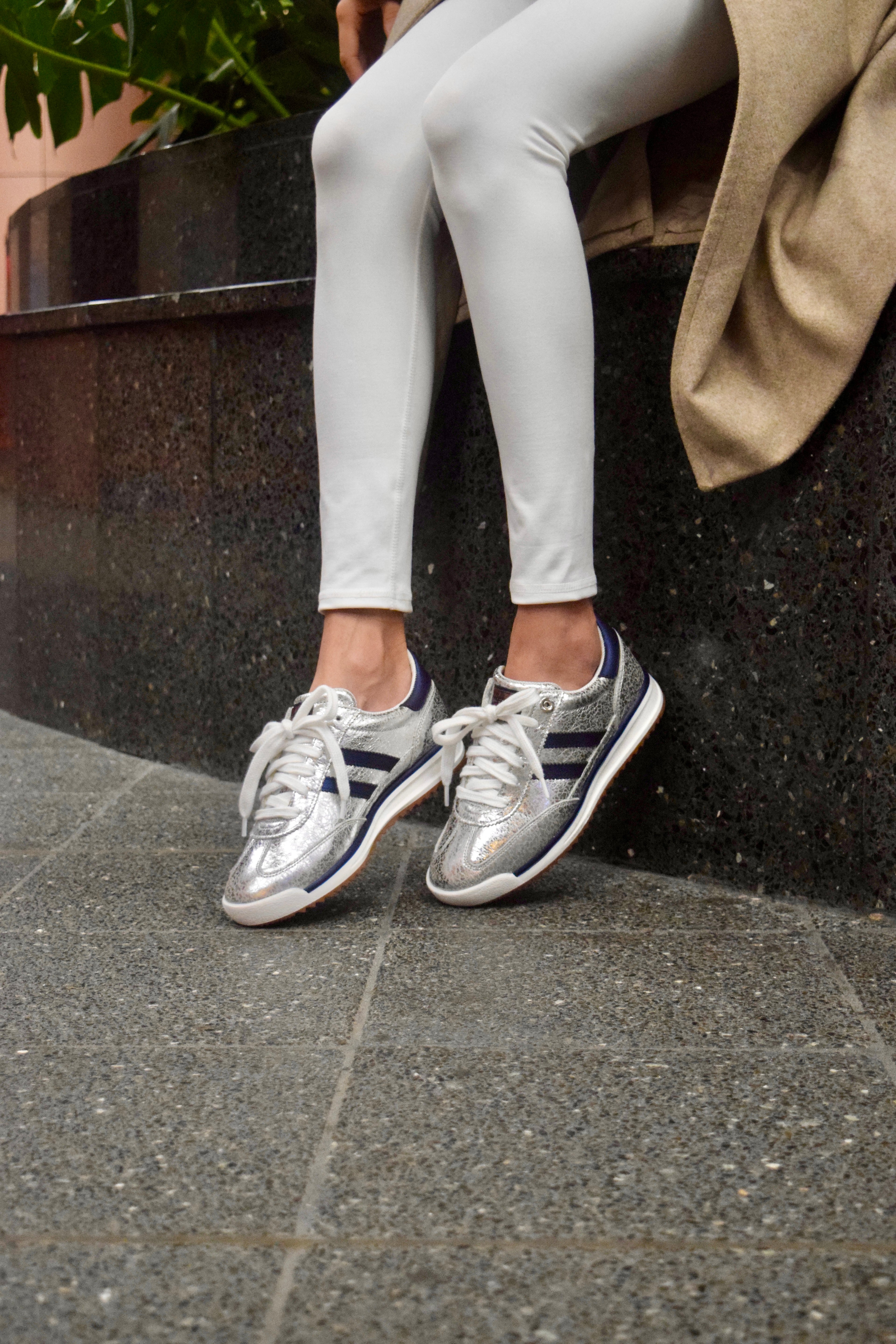 FERGIE LUXE CUERO PLATEADO / AZUL