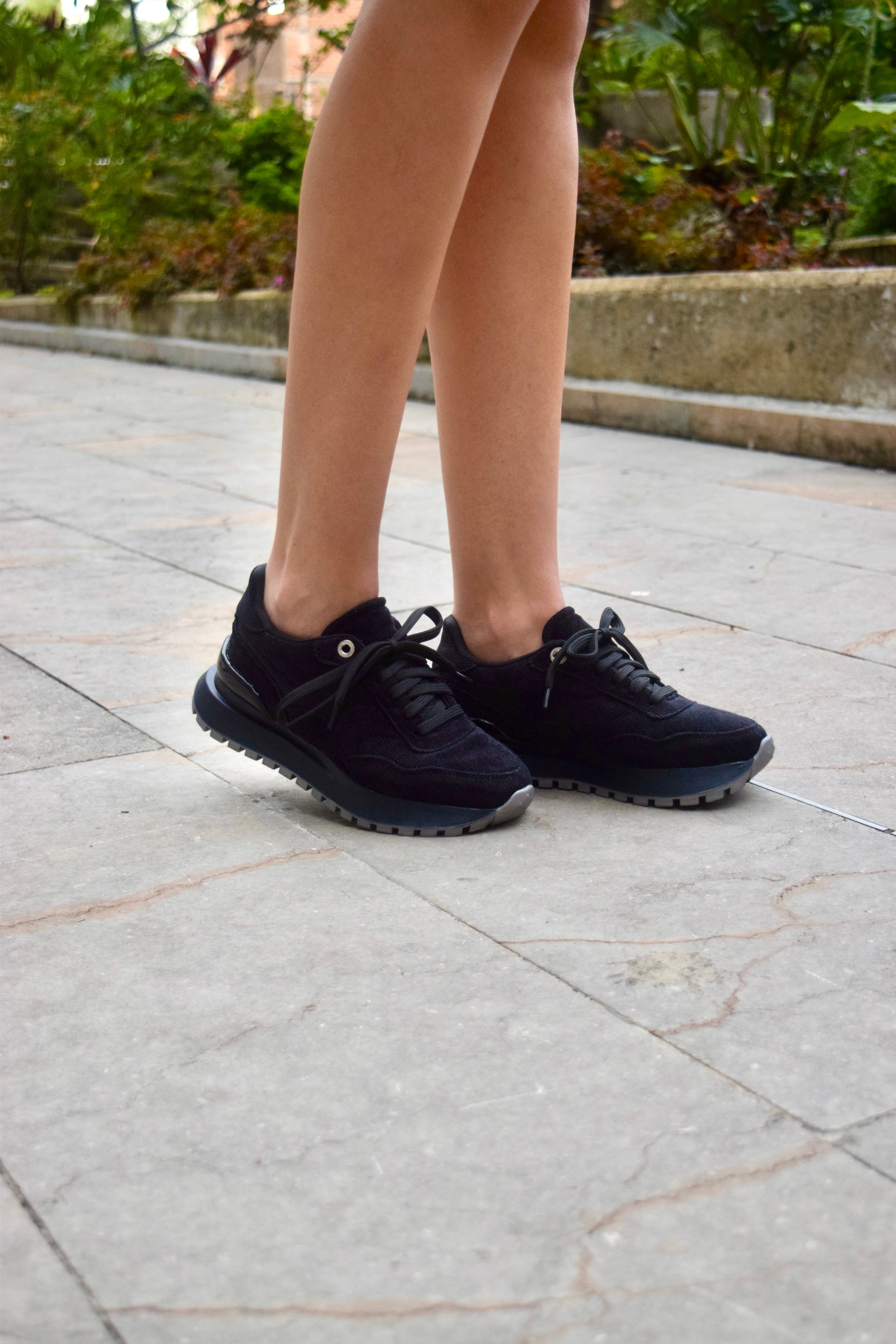 BOOM CORDUROY NEGRO TENIS MUJER
