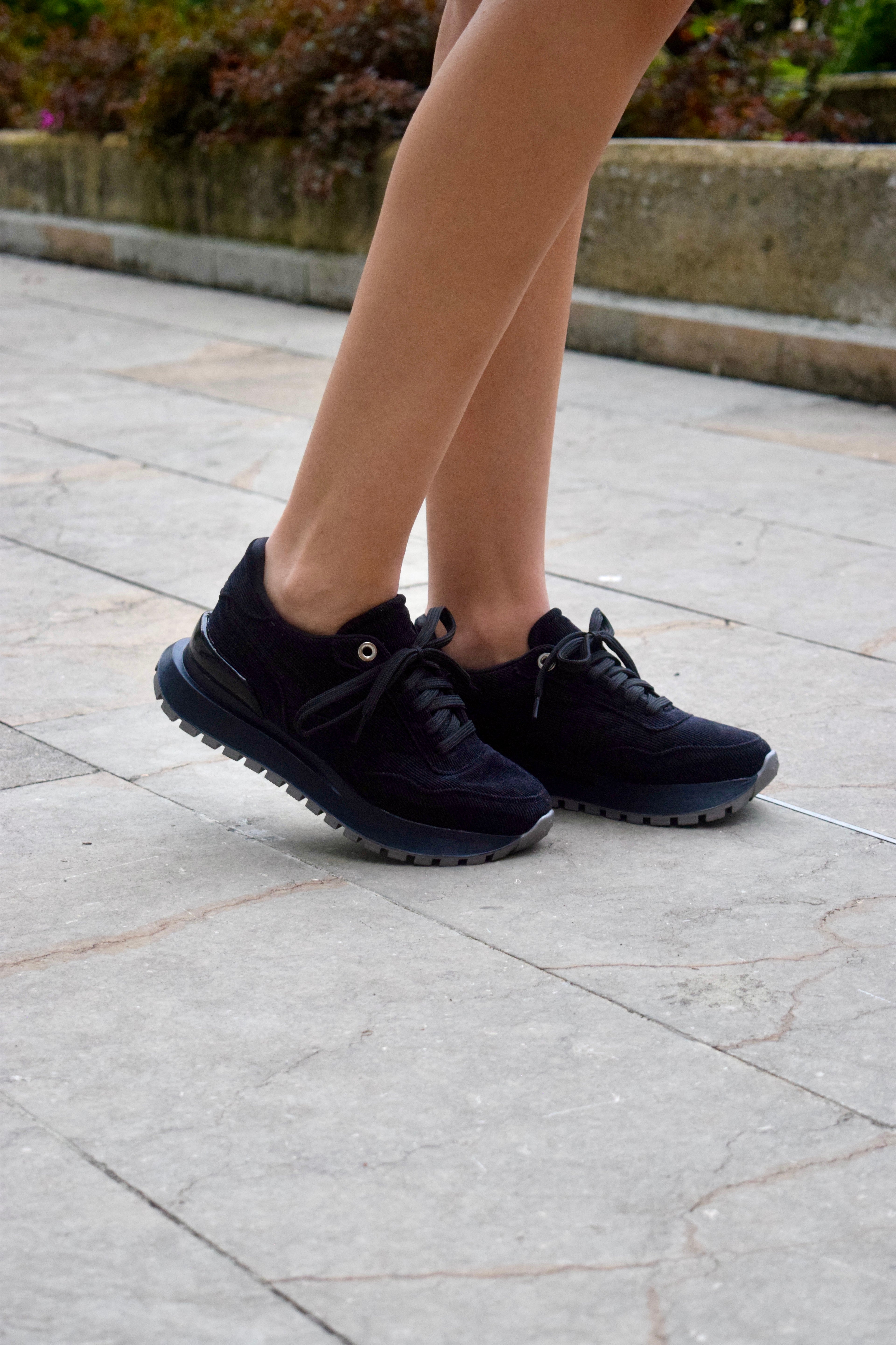 BOOM CORDUROY NEGRO TENIS MUJER