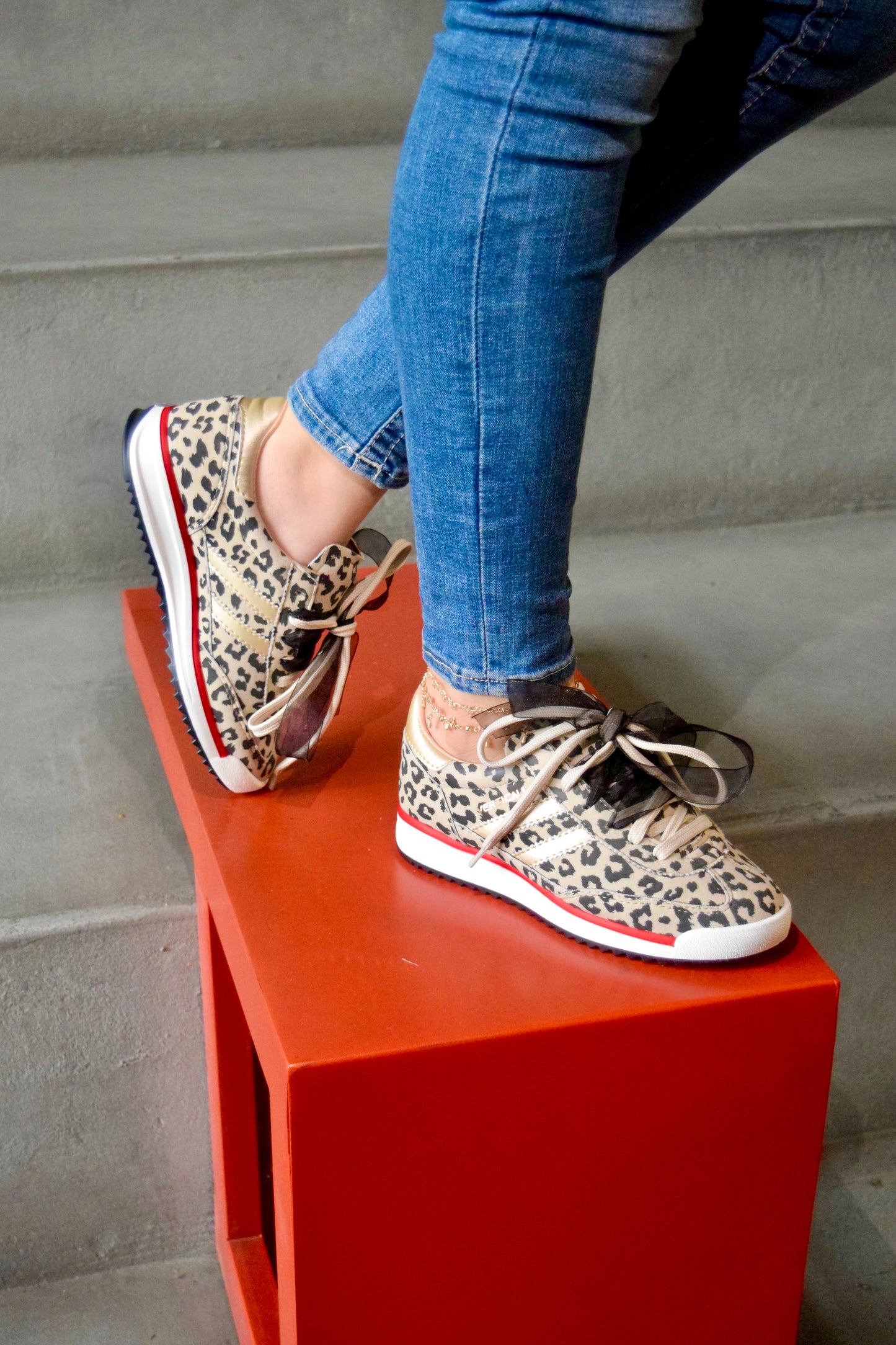 FERGIE ANIMAL TENIS MUJER