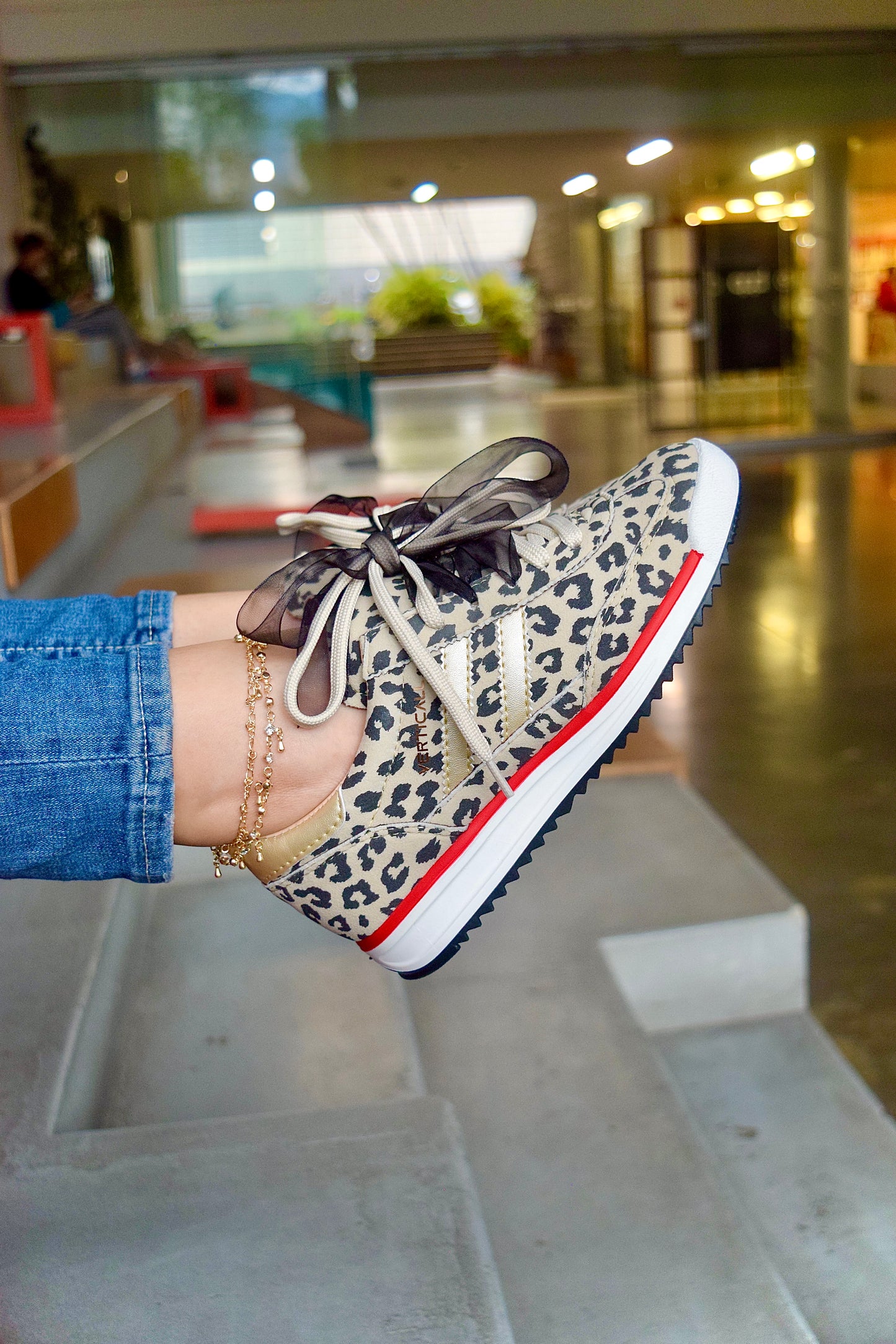 FERGIE ANIMAL TENIS MUJER