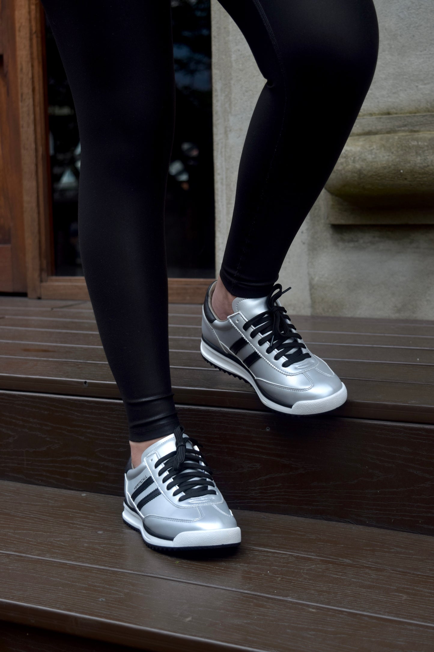 FERGIE PLATA NEGRO TENIS MUJER