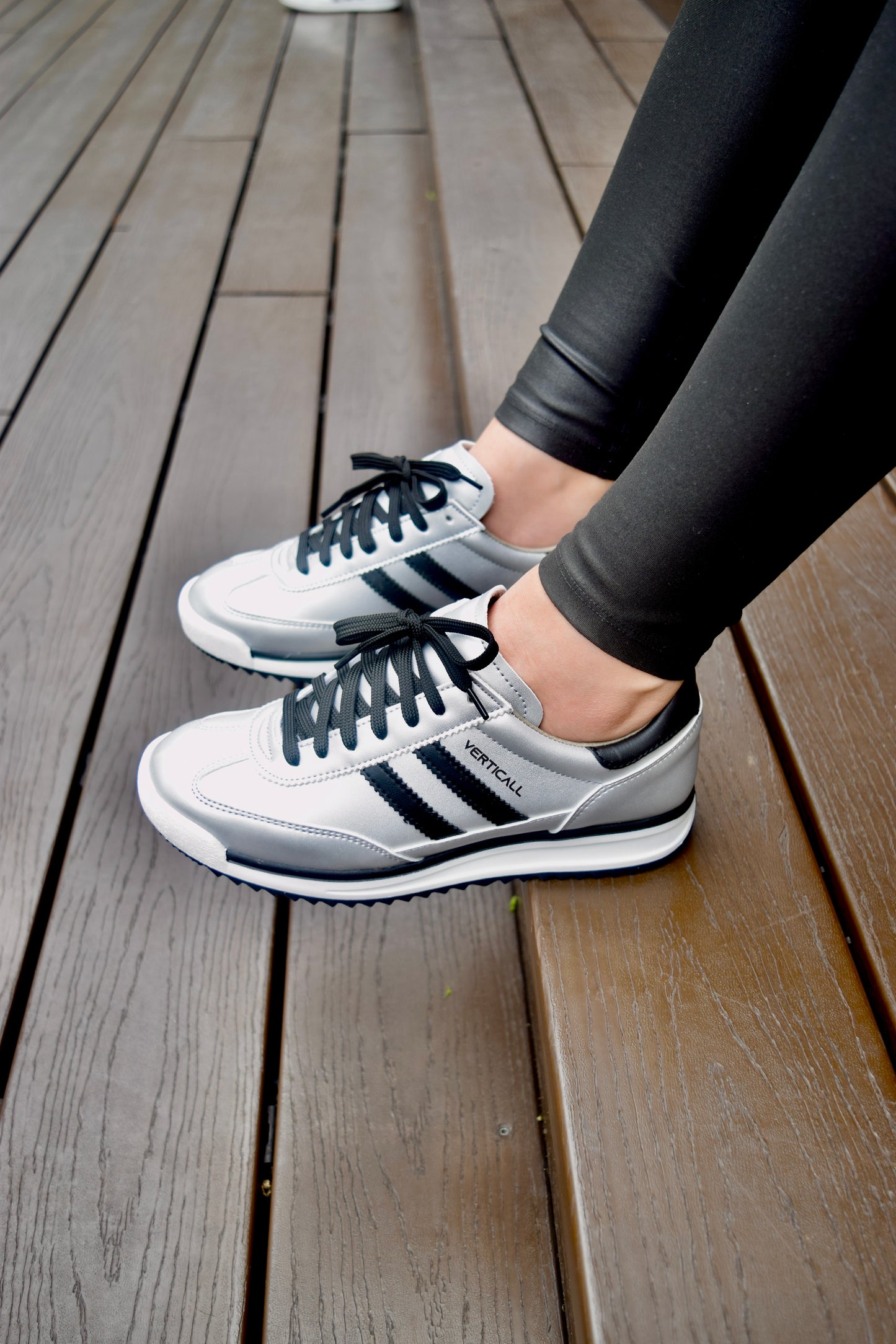 FERGIE PLATA NEGRO TENIS MUJER