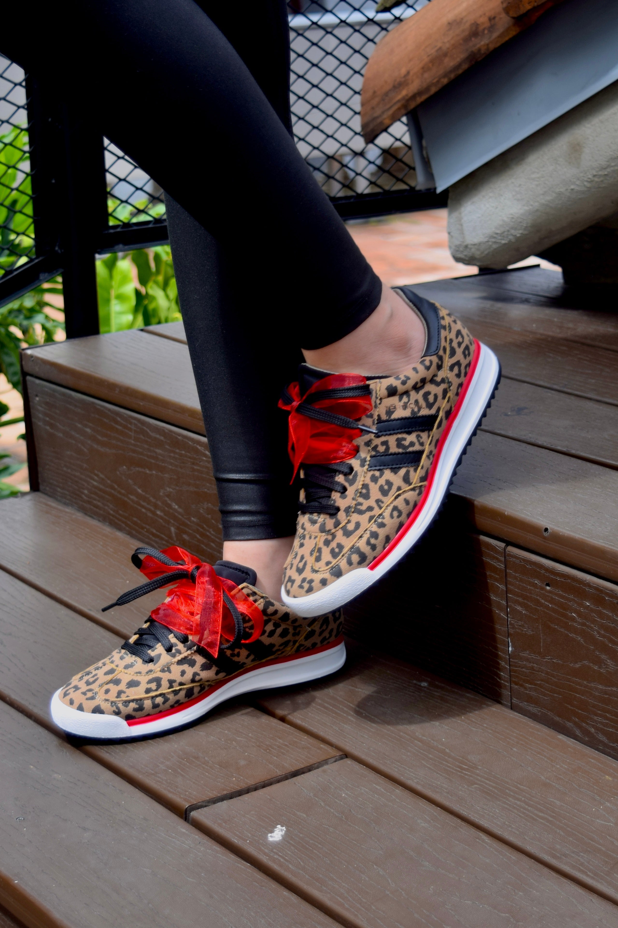 FERGIE TENIS MUJER
