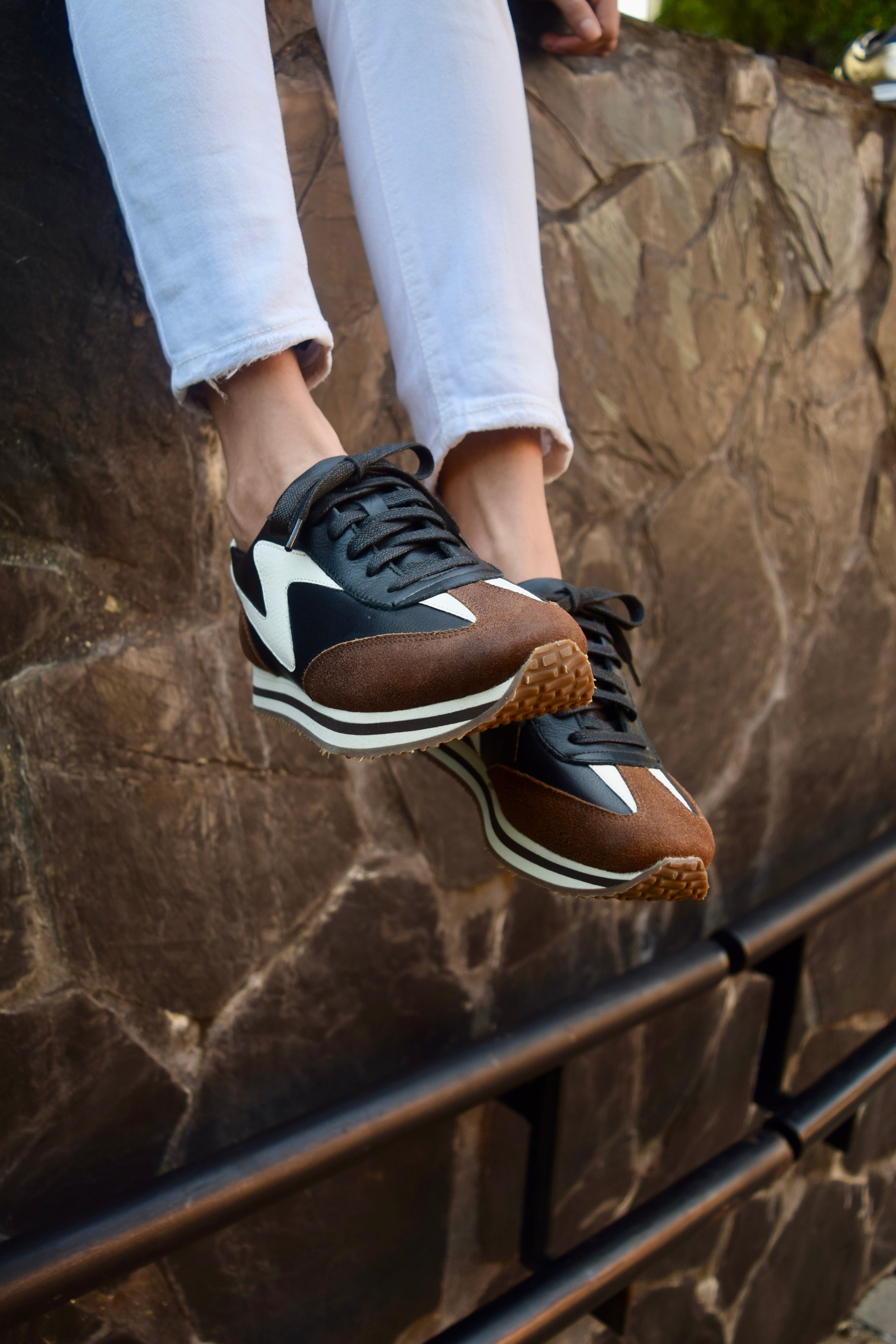 LONDON CUERO MARRON LIMITED EDITION