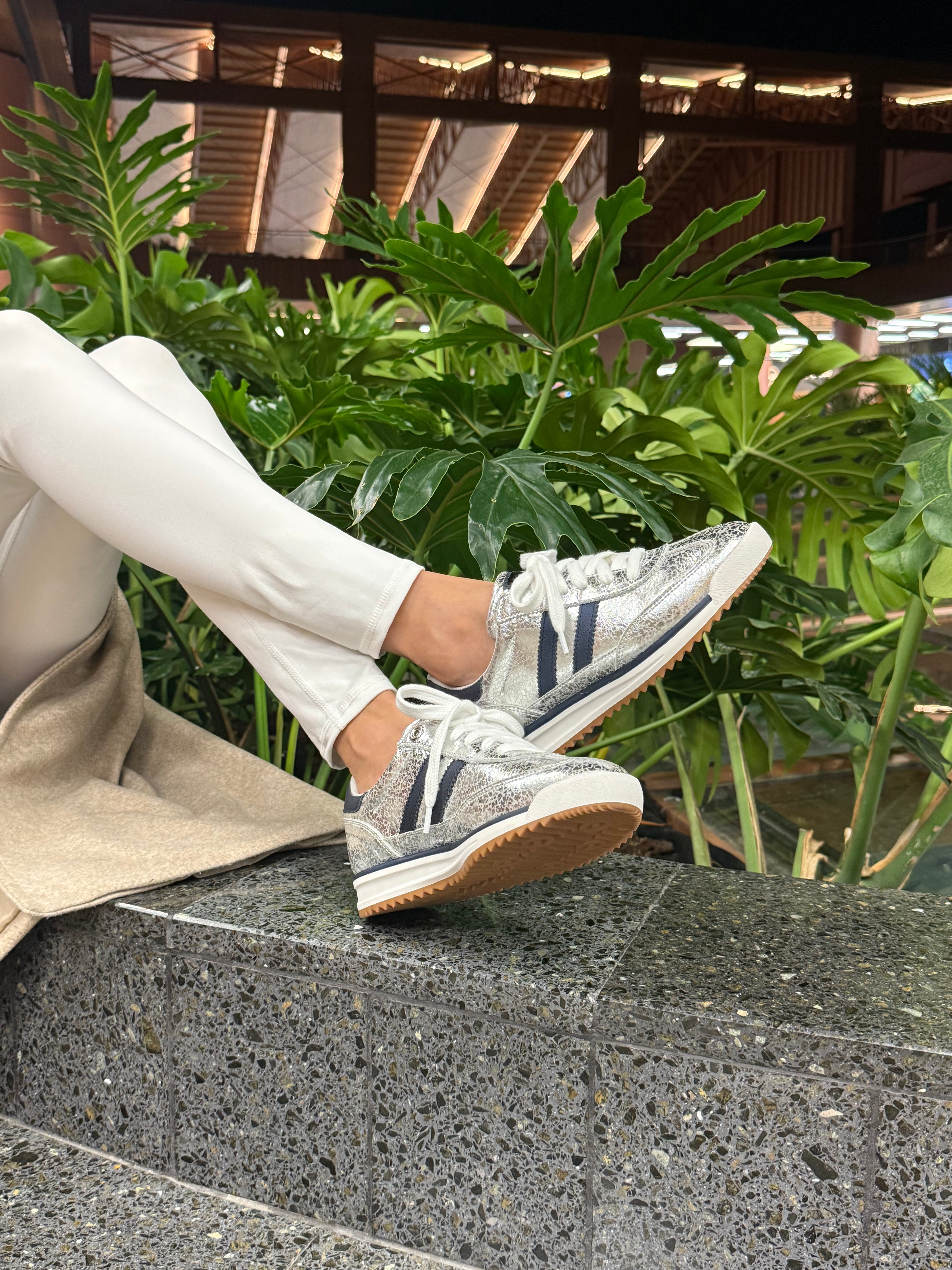 FERGIE LUXE CUERO PLATEADO / AZUL
