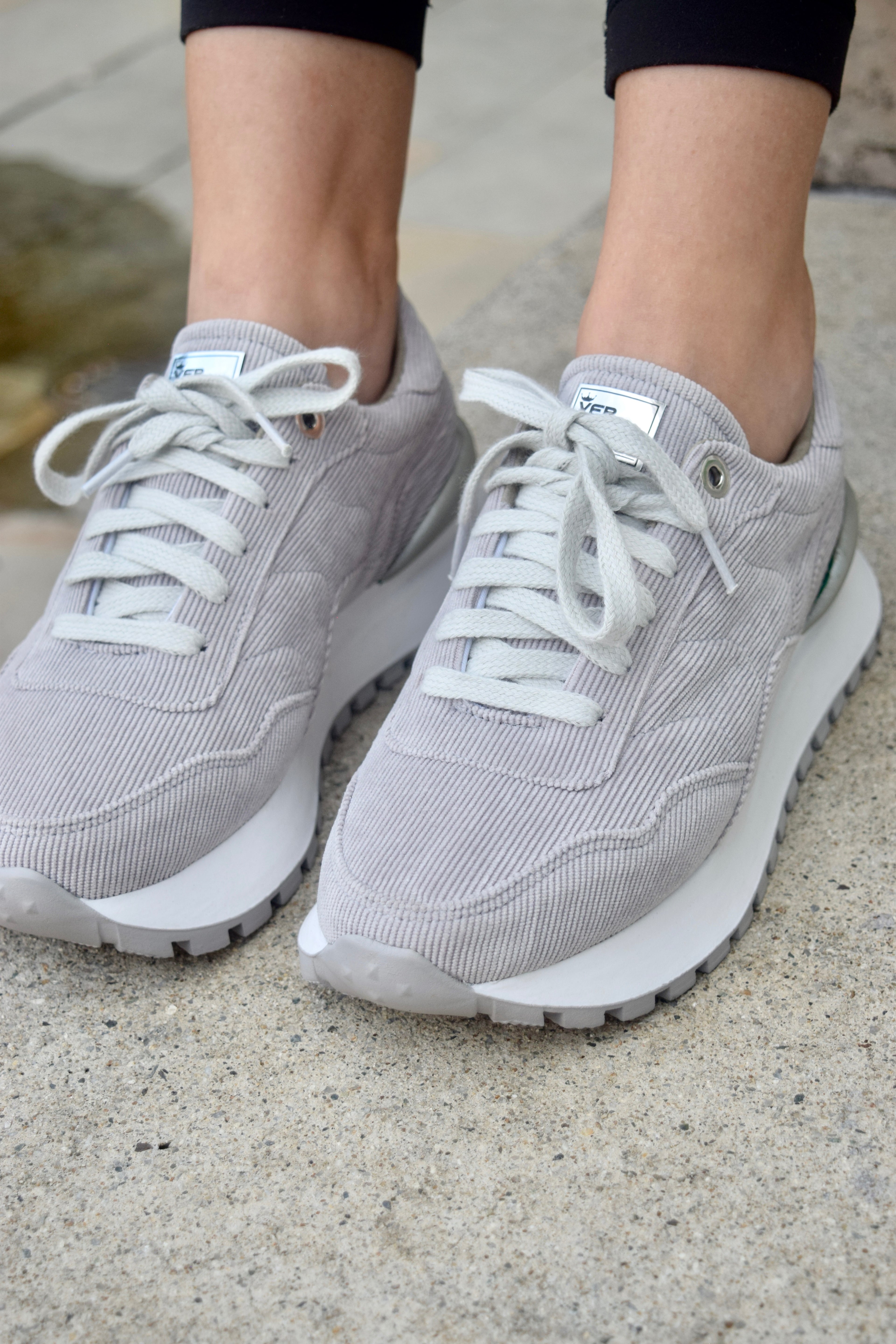 BOOM CORDUROY GRIS RATÓN TENIS MUJER