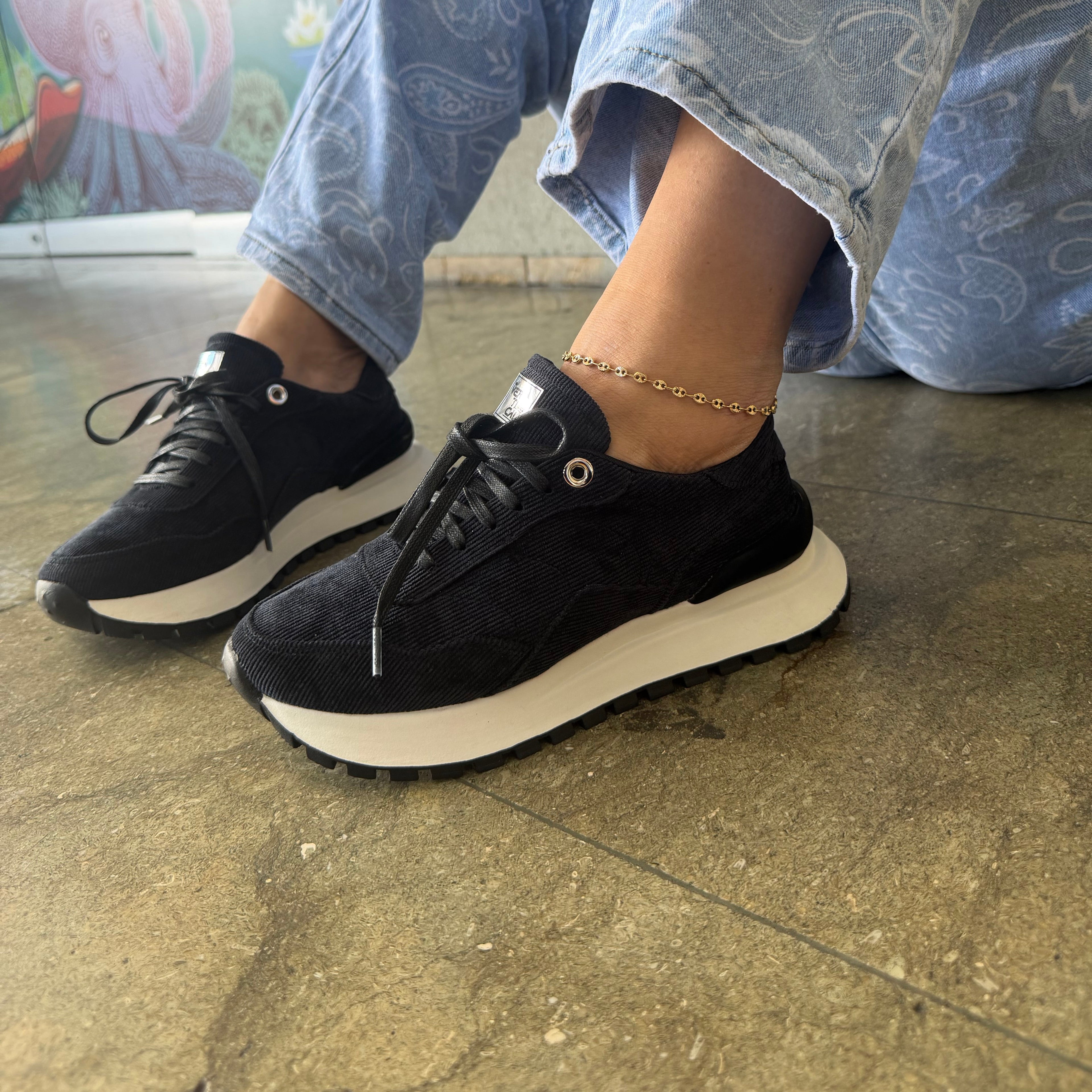 BOOM CORDUROY NEGRO CON BLANCO TENIS MUJER