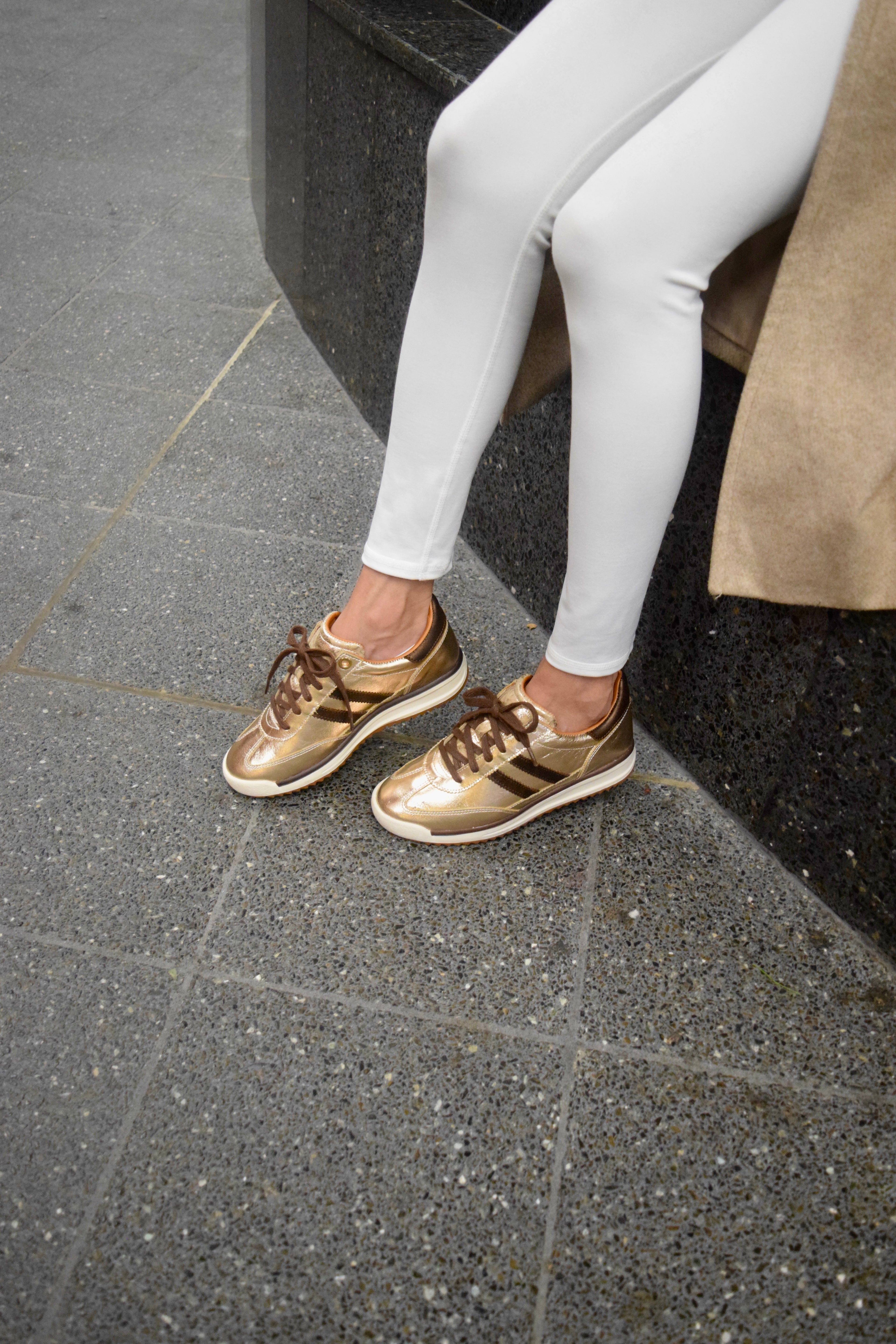 FERGIE LUXE CUERO DORADO / CAFE