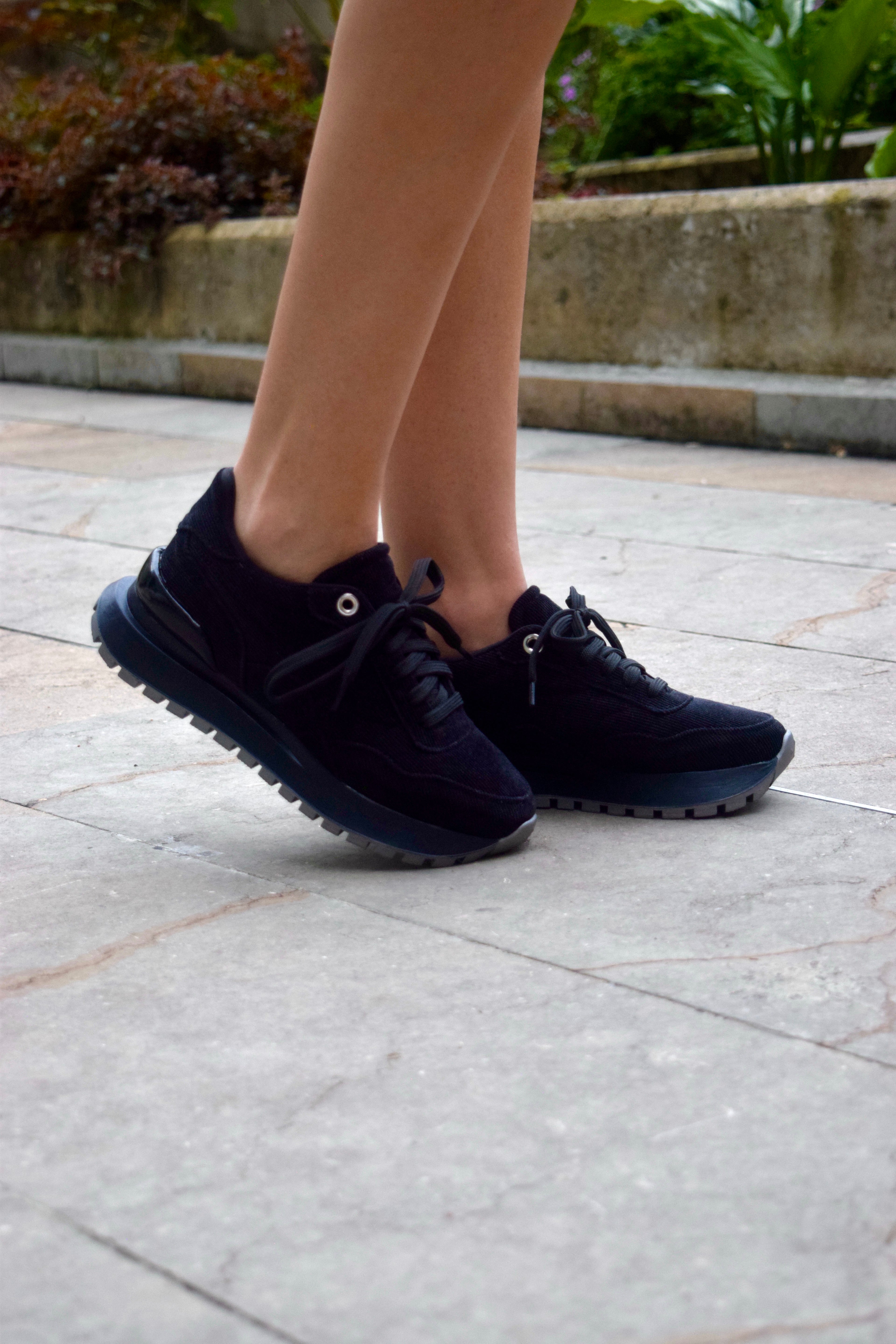 BOOM CORDUROY NEGRO TENIS MUJER