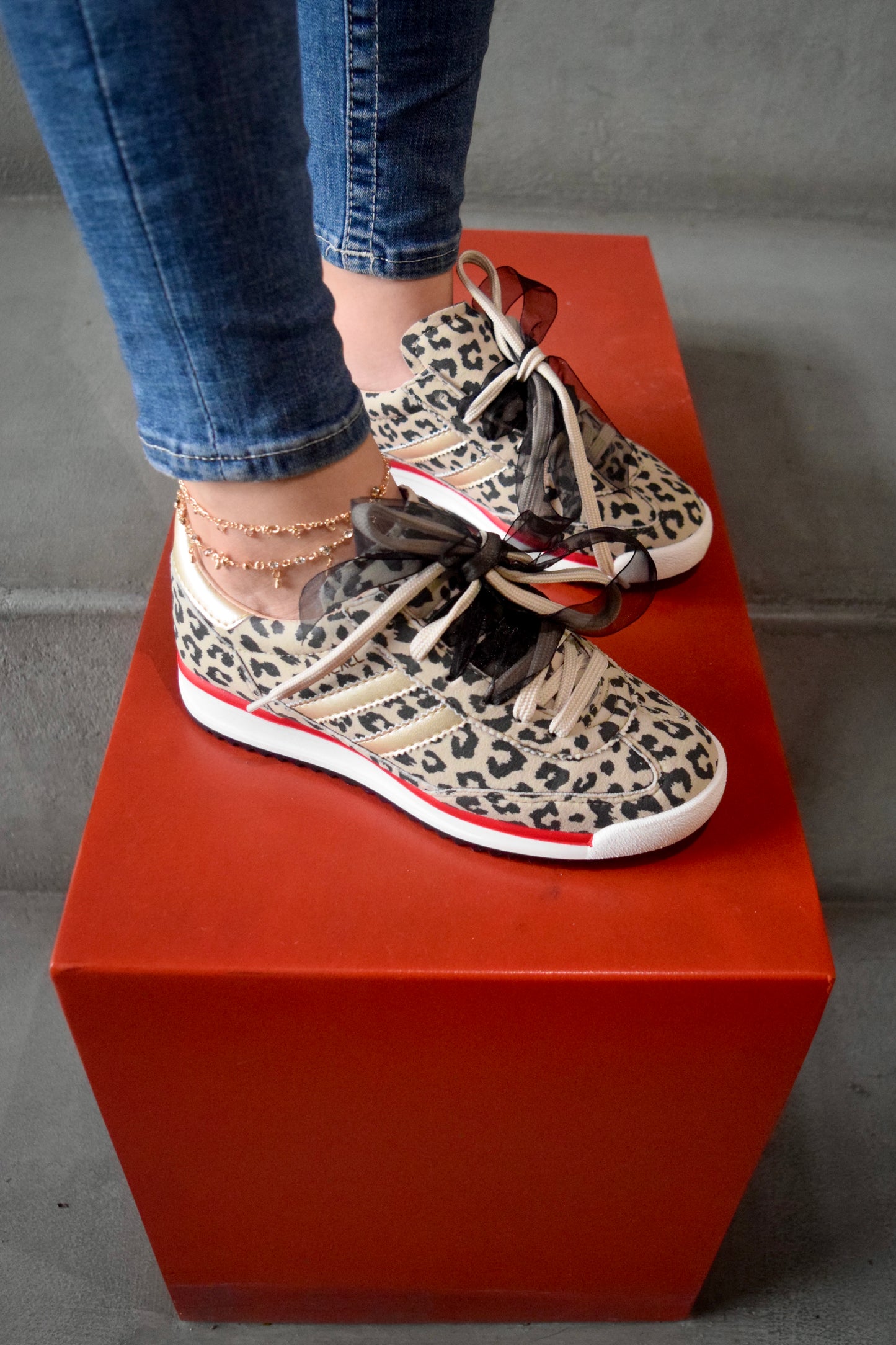 FERGIE TENIS MUJER