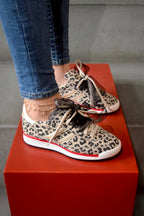 FERGIE ANIMAL PRINT TENIS MUJER