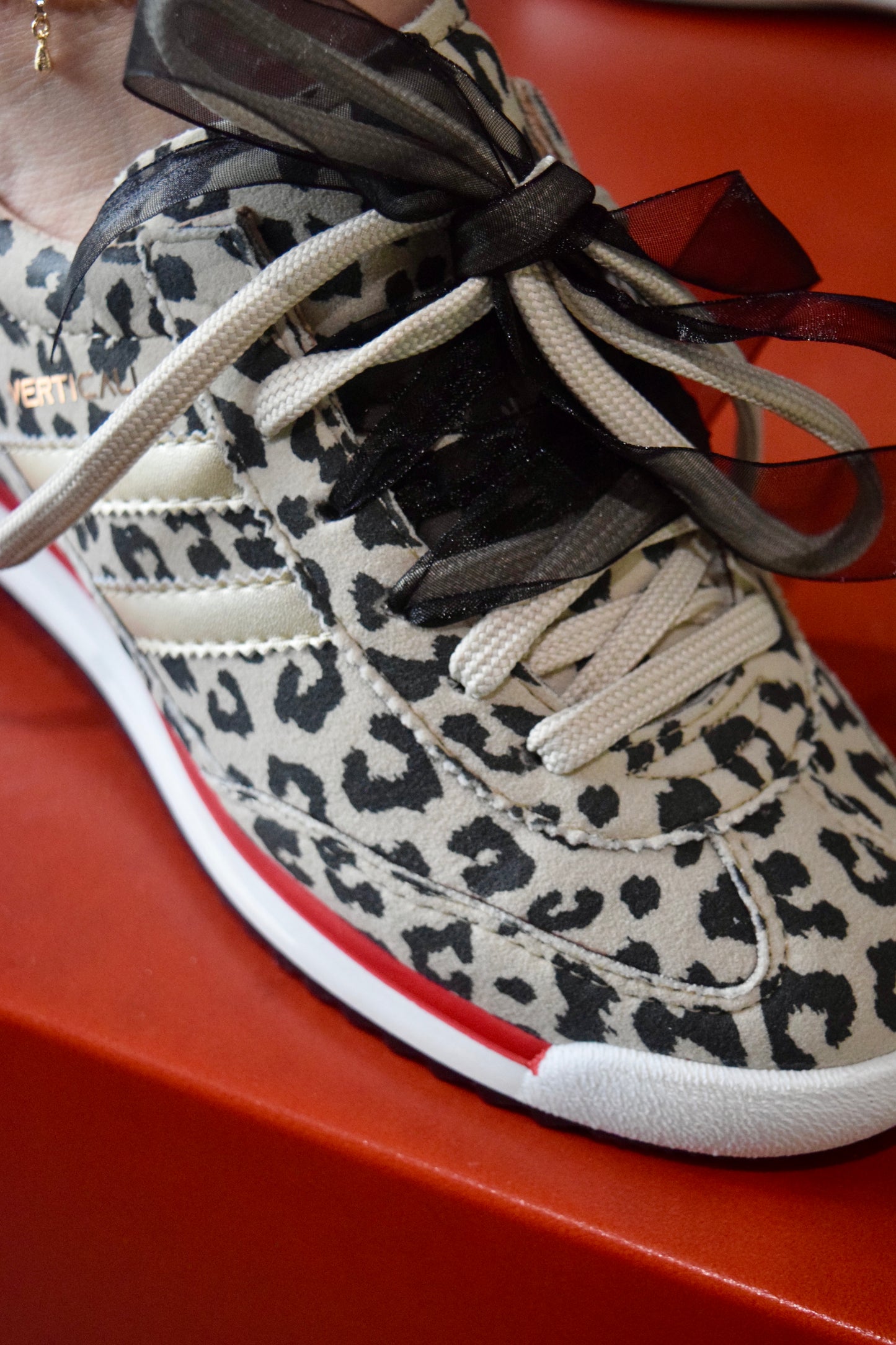FERGIE ANIMAL TENIS MUJER