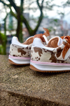 VAQUITA PRINT CUERO FERGIE TENIS MUJER