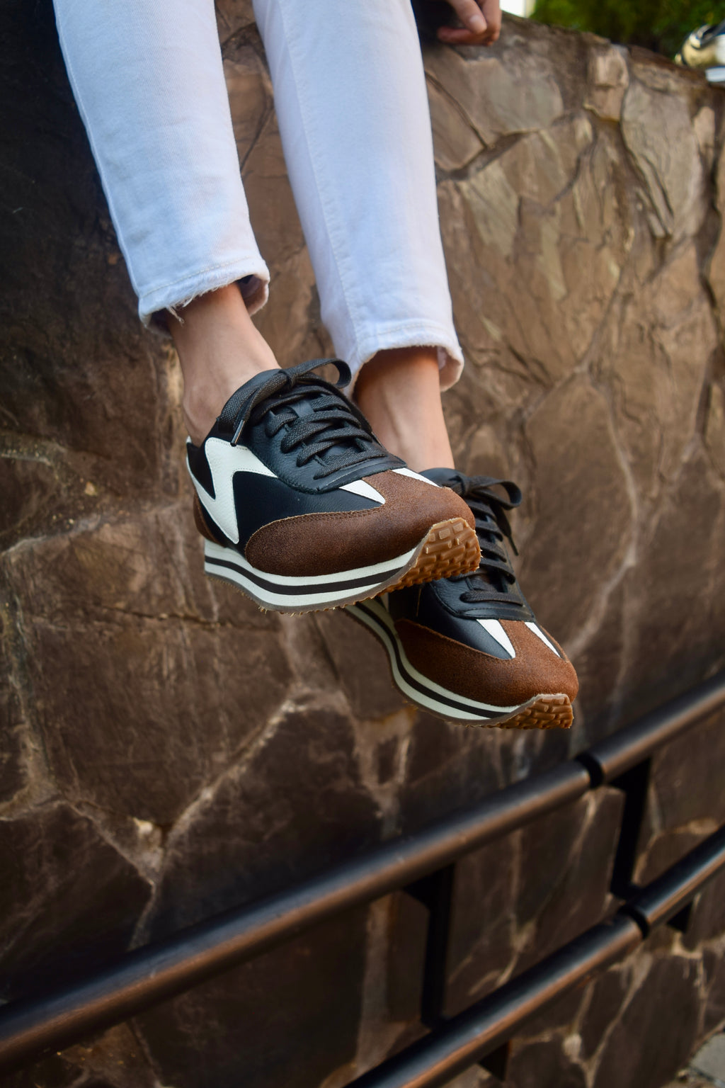 LONDON CUERO MARRON LIMITED EDITION